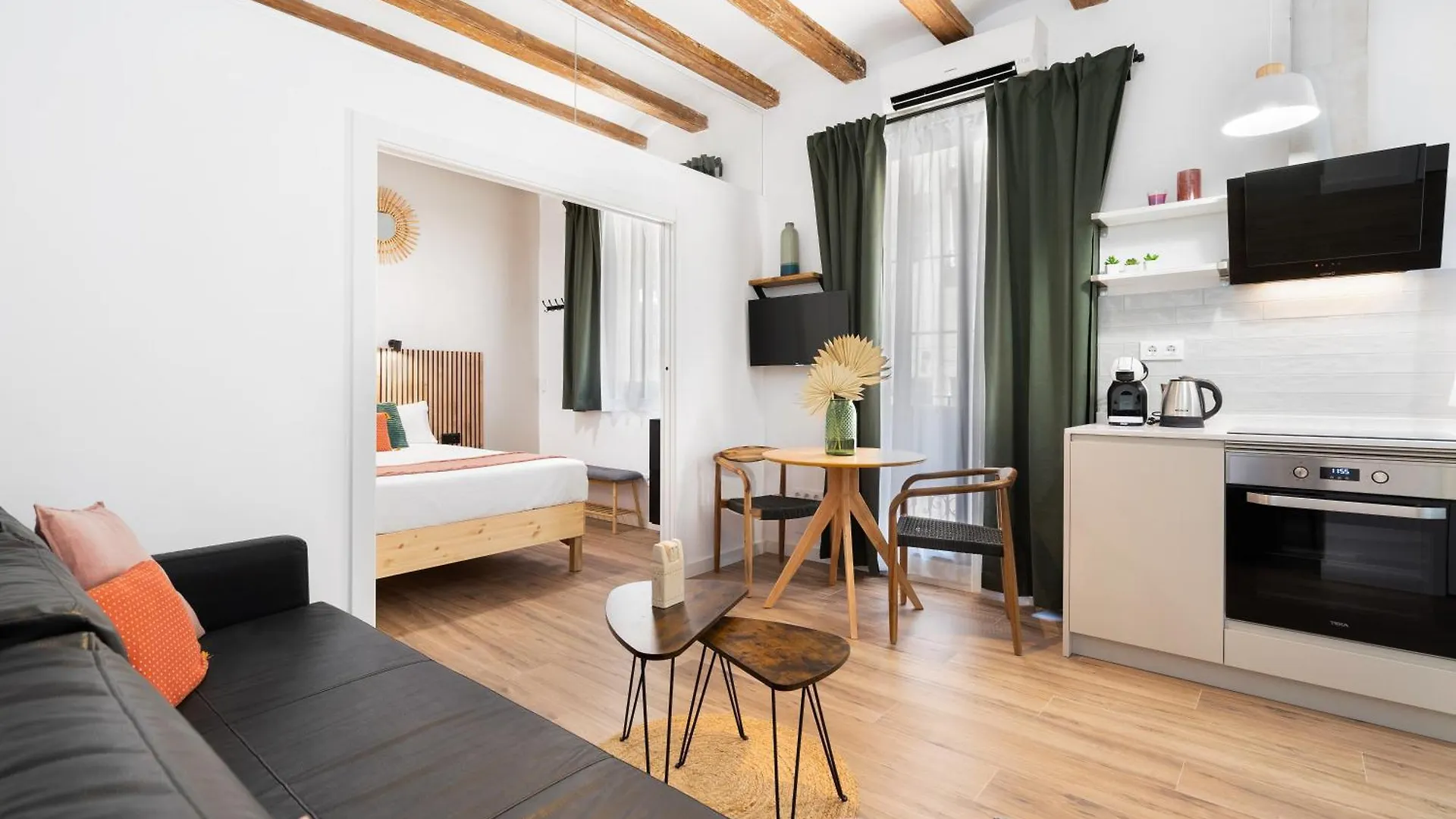 Lodging Apartments Almirall Beach 31 Barselona İspanya