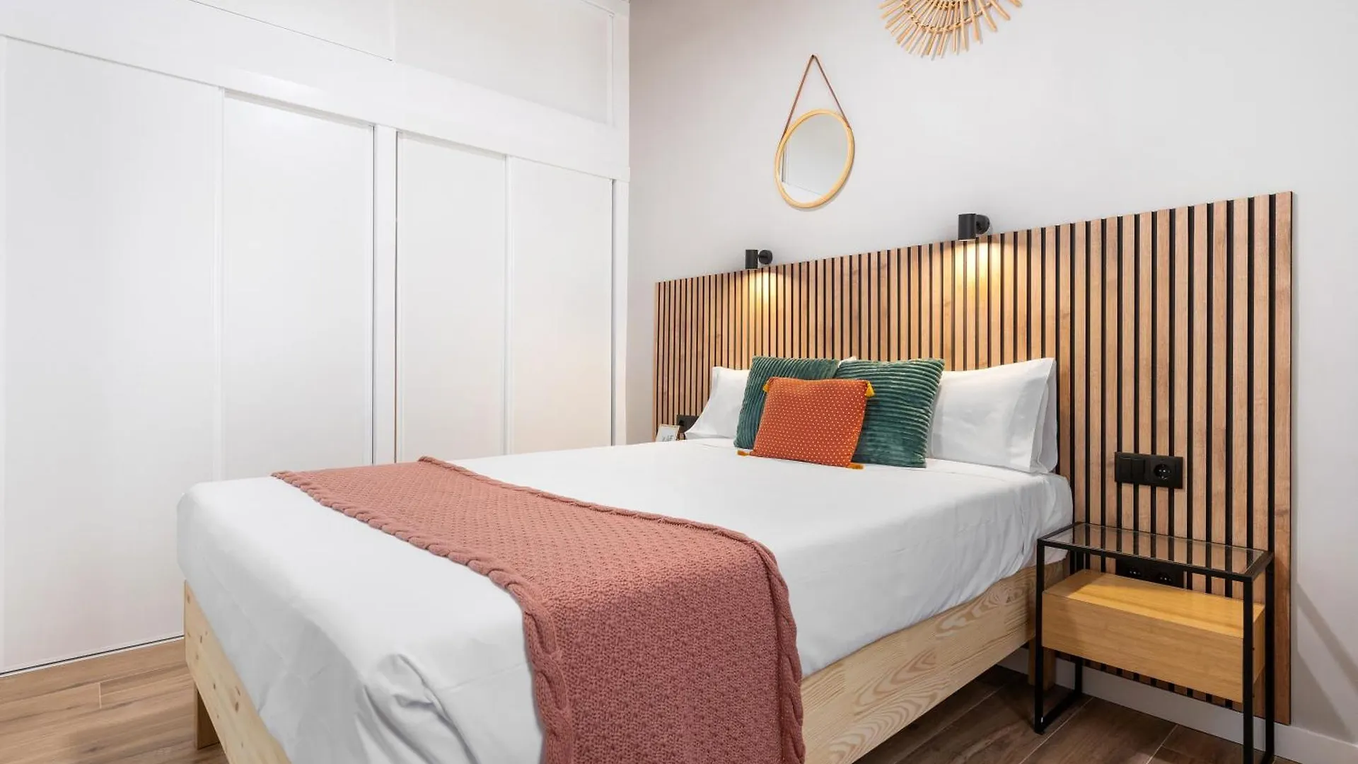 Lodging Apartments Almirall Beach 31 Barselona İspanya